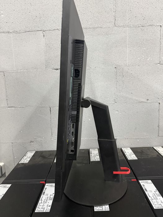 Монітор Lenovo T24D-10 є кількість