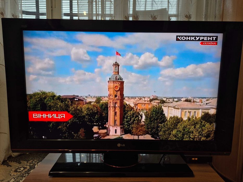 Телевізор LED LG42LY99