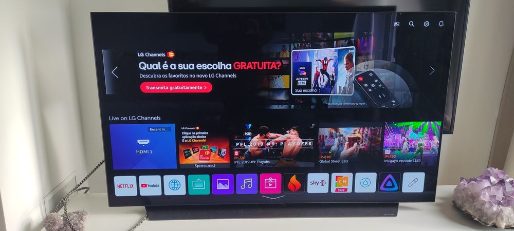 LG  OLED 52" Smart TV