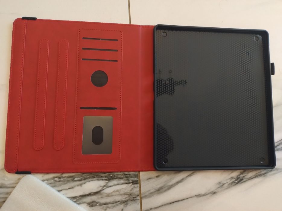 Etui iPad 10,2 cala.