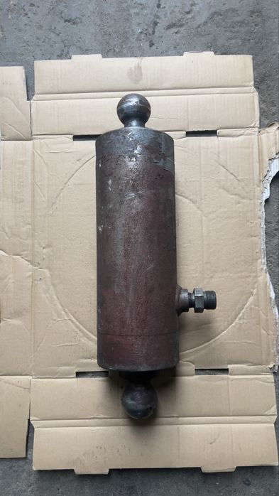 Silownik Hydrauliczny wywrotu przyczepy HW HL IFA