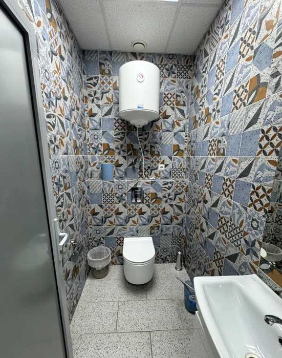 108м2 Володимира Івасюка 8. Будь-який вид діяльності.