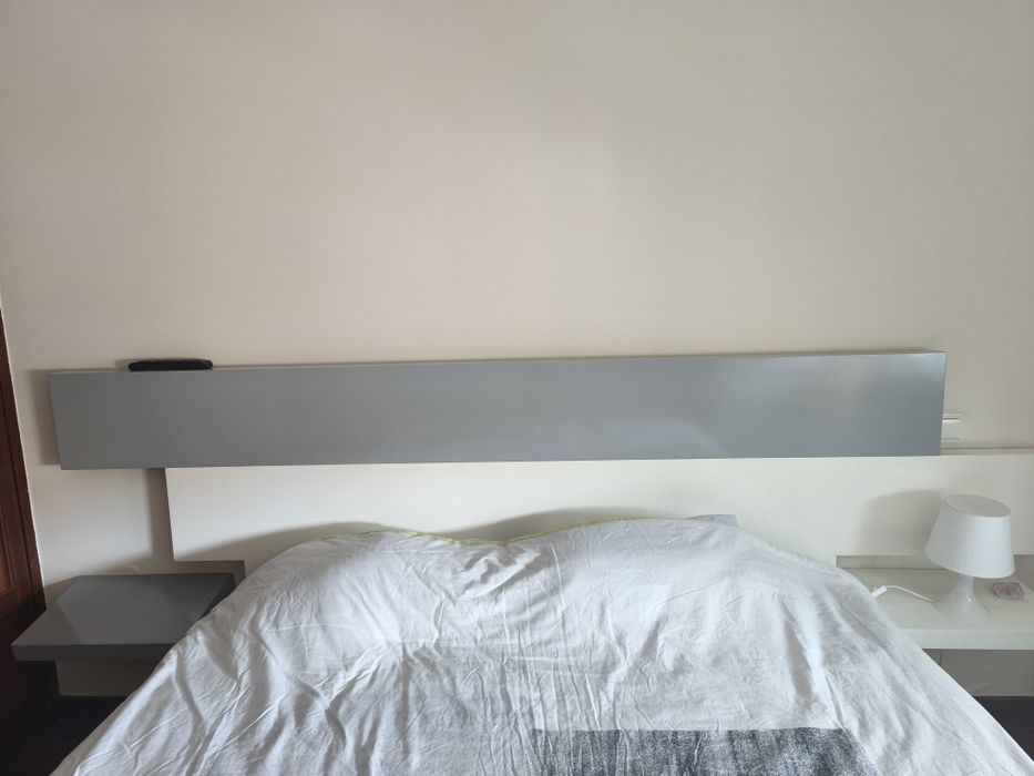 Vendo mobília de quarto de casal completa + colchão