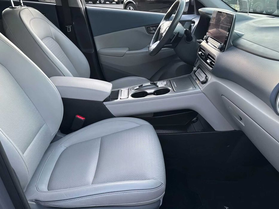 Hyundai Kona      2021