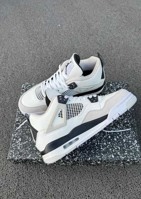 Jordan 4 retro Military black R.41
