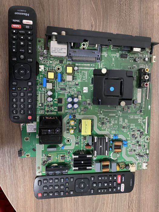 Плата та пульти телевізора Хайсенс H50B7300