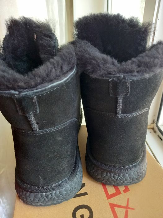 Продам теплі  ботіночки