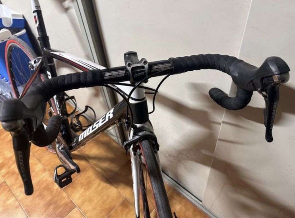 Bicicleta de estrada Moser em carbono