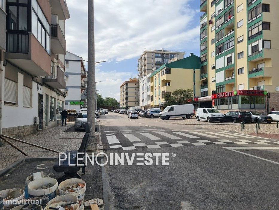 T2 Totalmente Remodelado com Varanda nas Paivas