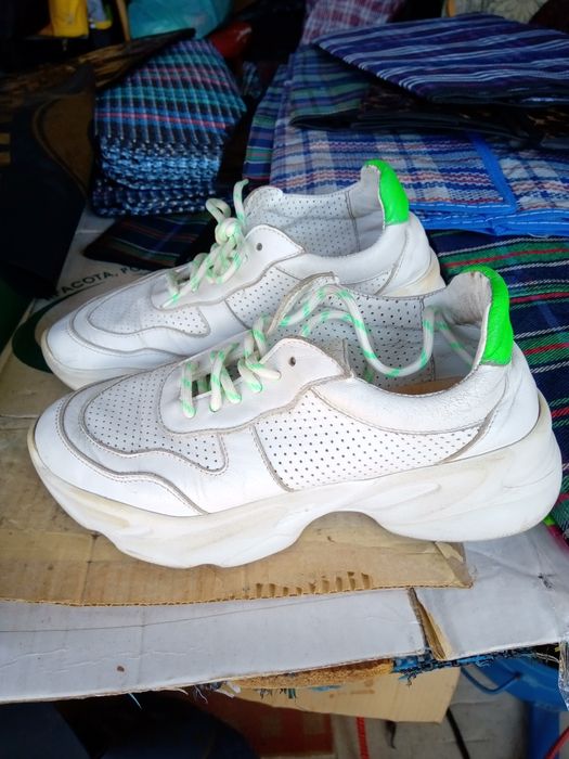 Кроссовки на девочку р.37 нат  кожа