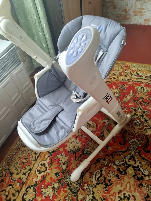 Продам гойдалку-столик 2в1