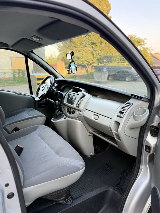 Продам  Opel Vivaro 2.0 дизель