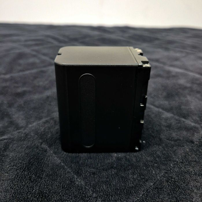 Bateria Newell NP-F970 8600mAh + Carregador Duplo (p/ Luzes LED, Monitores e Câmeras Sony)