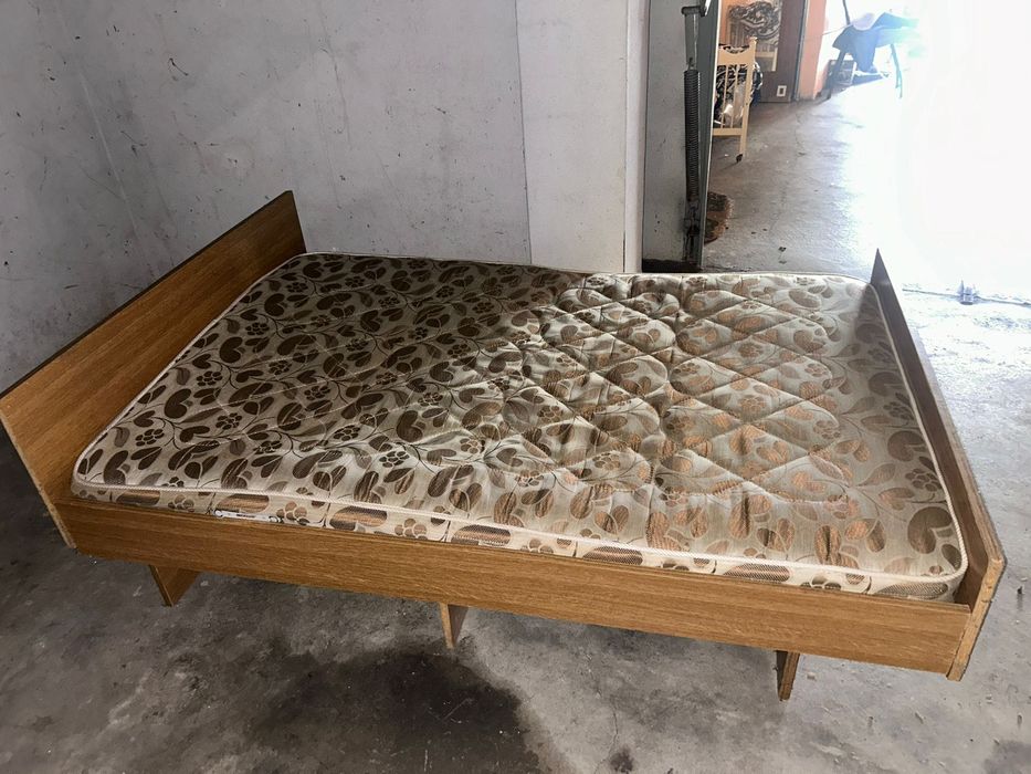 Cama + Colchão