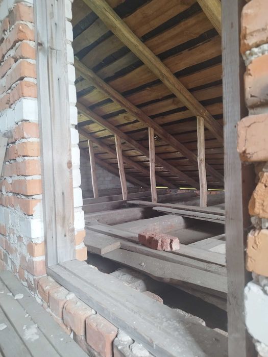 Продам будинок недобудова.