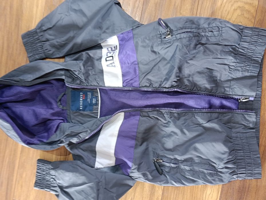 Nowa wiosenna kurteczka Rezerwed rozmiar 104-110.