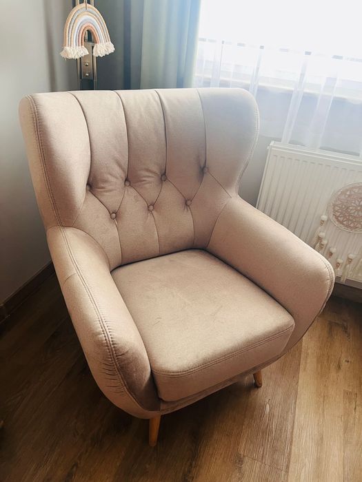 Fotel jasno bezowy KELSO