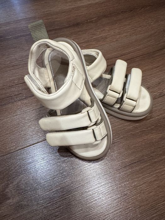 Дитячі босоніжки