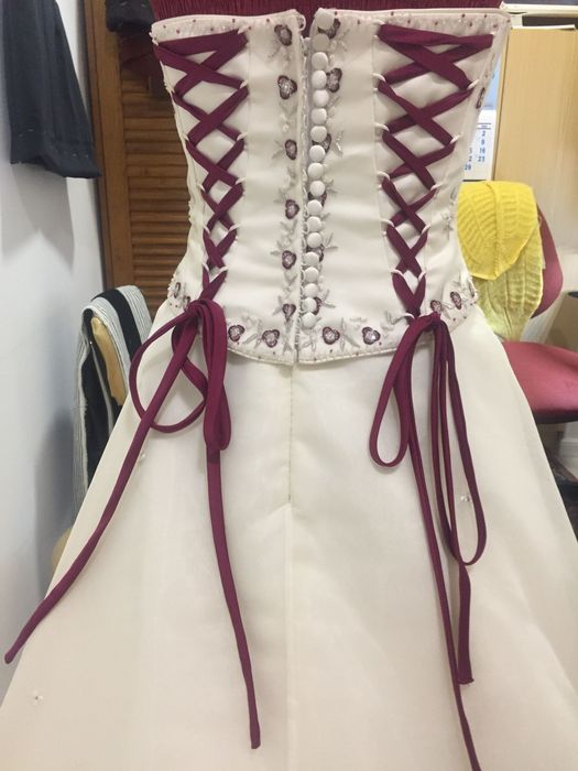 Vestido de noiva em ótimo estado (usado uma vez)