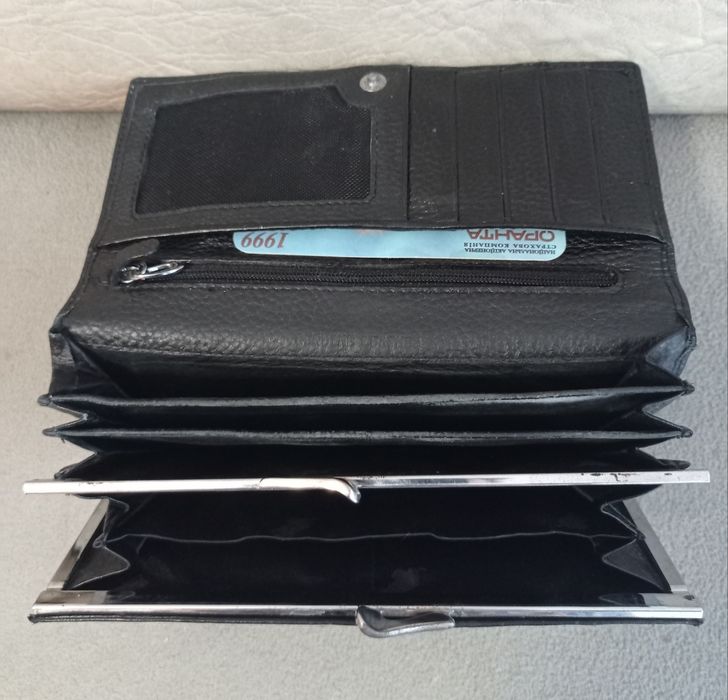 Женский кожаный кошелек