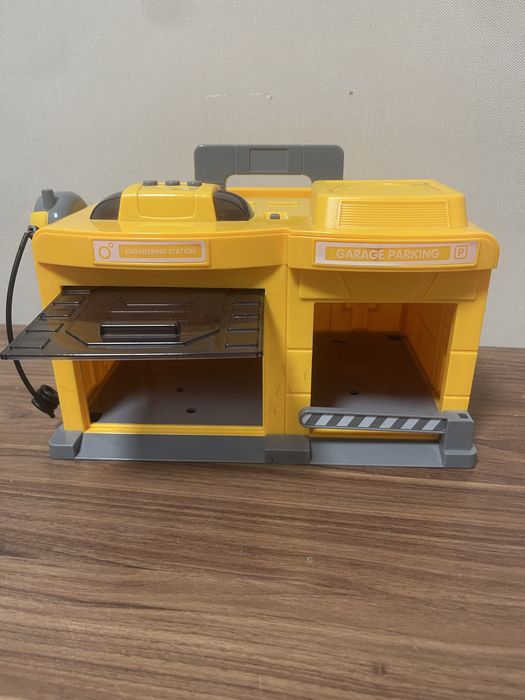 Паркинг гараж для спецтехніки