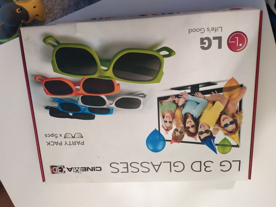 LG okulary  3D 5 sztuk mało co używane.