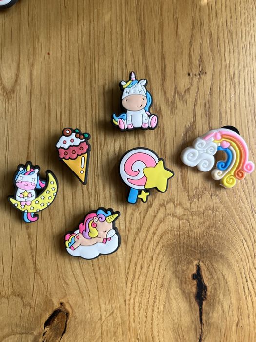 Przypinki 6 szt do crocs jednorożce hello kitty, wysyłam
