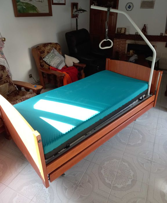 Cama Articulada Hospitalar - Nova - Moderna - Bom preço