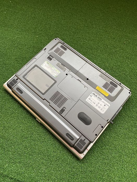 Portátil Asus M6000
