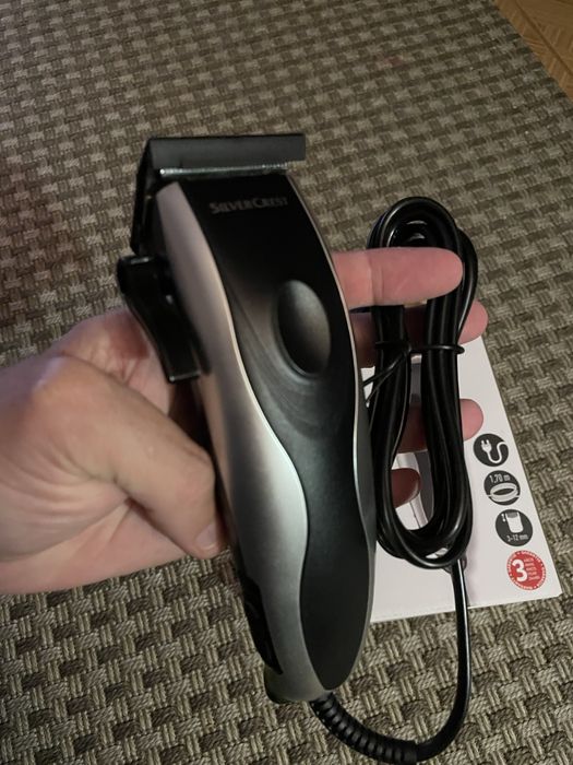 Maquina cortar cabelo nova