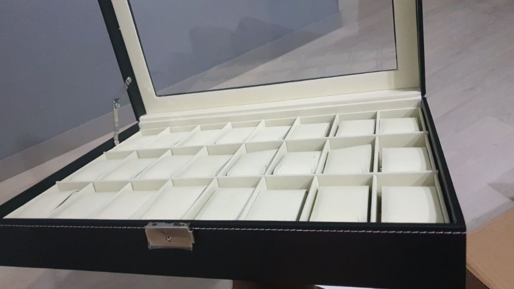 Caixa de relógios para 24 unidades. Natal