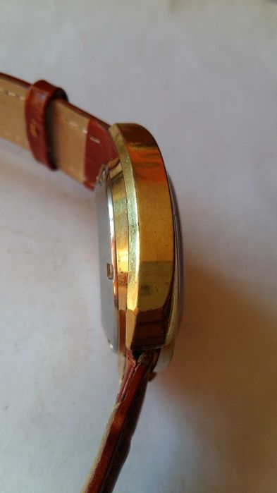 Zegarek Gruen Precision Automatic Alarm pozłacany ładny stan.