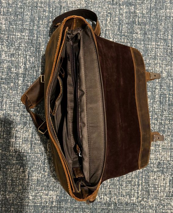 Mala/ Mochila Tira-colo em Couro