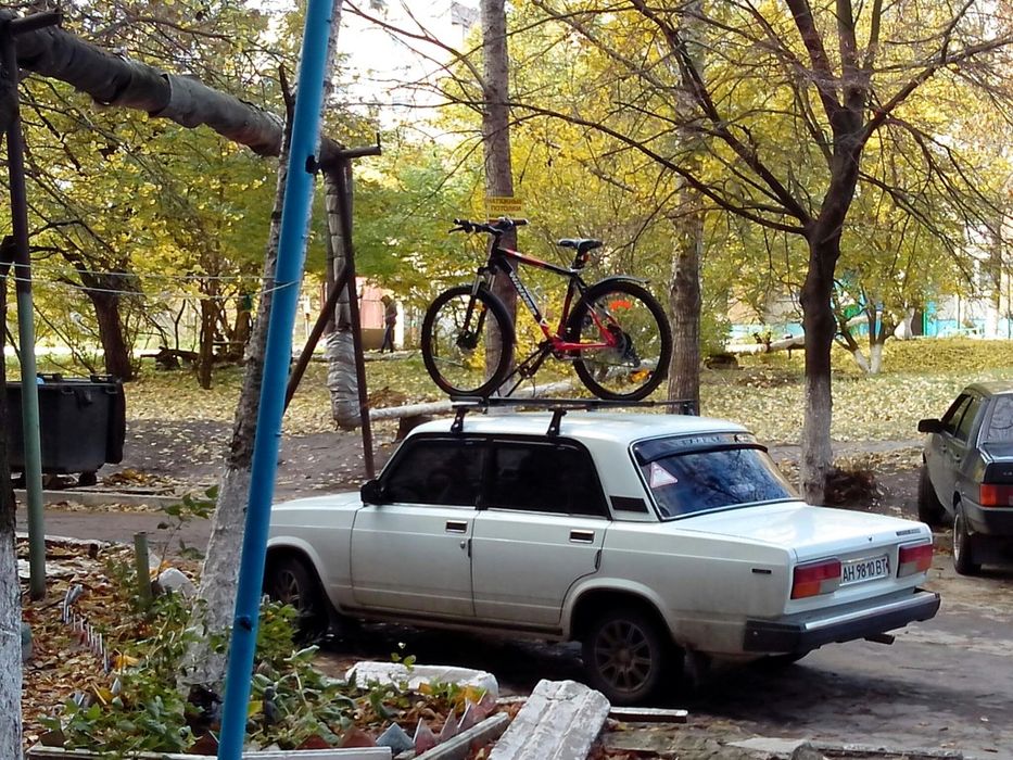 Велокрепление на багажник авто.