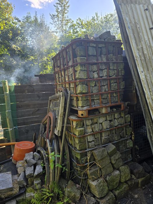 Kamień oraz kostki dekoracyjne granit