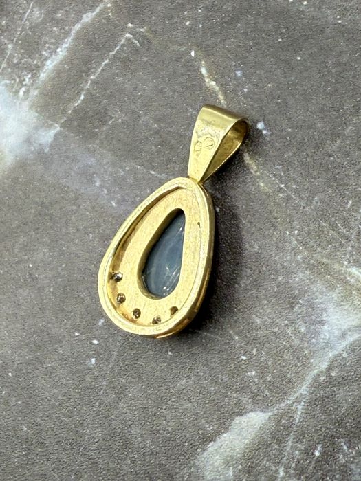 Piękny złota przywieszka, próba 585, 5 x brylant, opal australijski