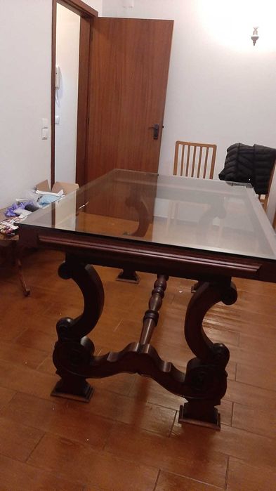 Mesa de jantar de vidro