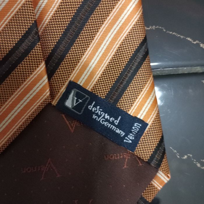 Męski krawat firmy VERNON, 100% jedwab