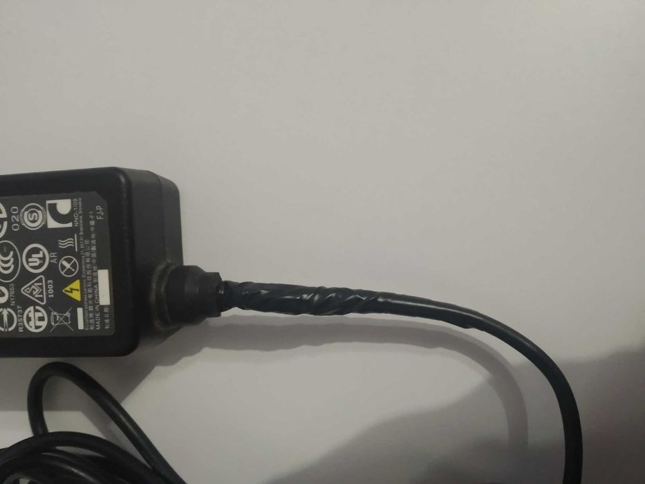 Зарядне до ноутбука Lenovo 20v 1.5a