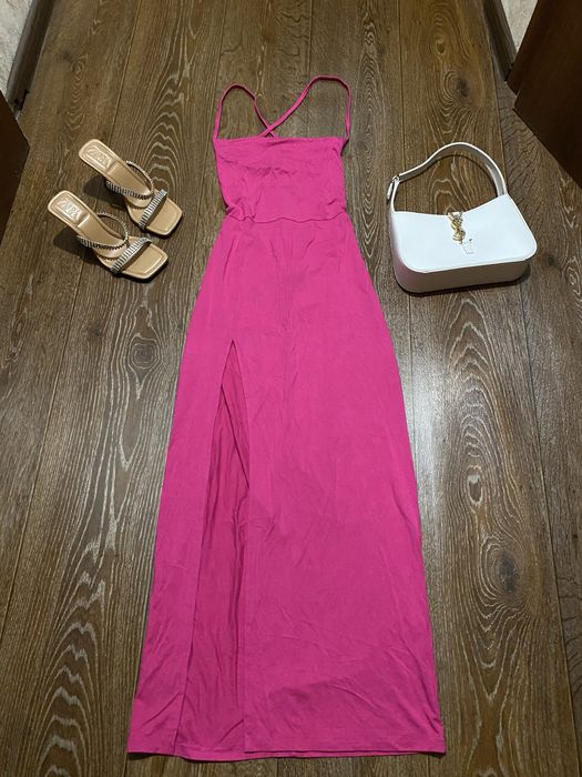 Вишукана атласна шовкова довга сукня фірми zara xs