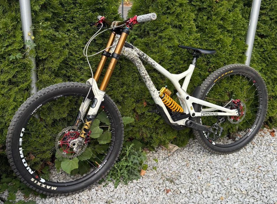 Commencal Supreme V4 XL