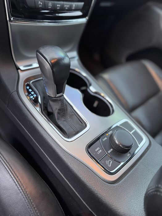 Продам JEEP Grand Cherokee 3.6 2021