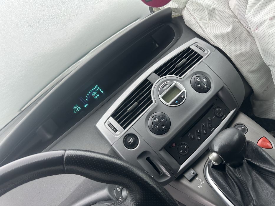 Продам Renault Megane Scenic 2.0 2008