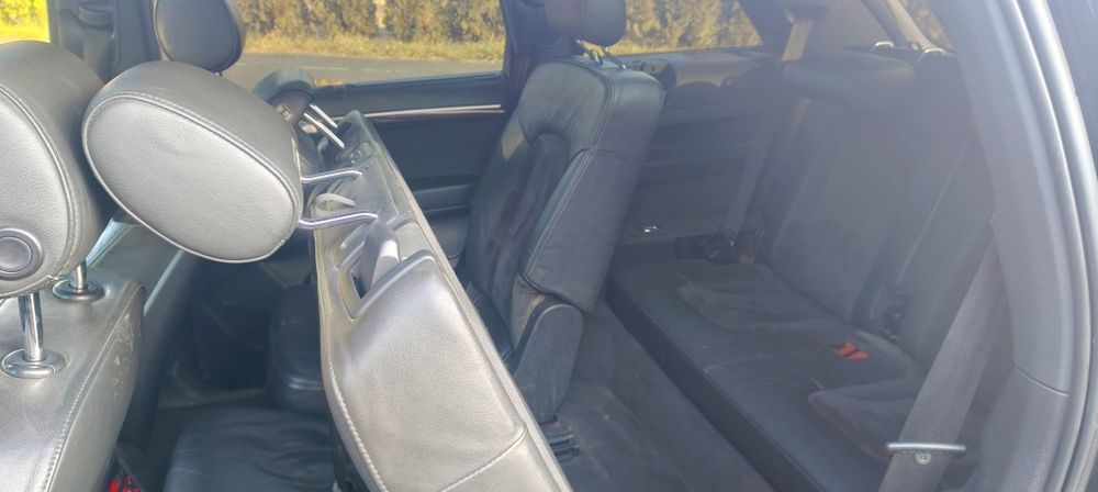 Audi Q7 3.0TDi S-LINE 7 osób