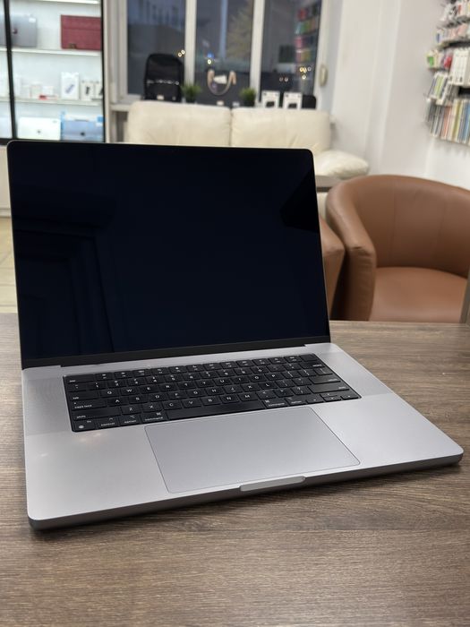 MacBook Pro 16" 2022 M2 Pro 16gb/512ssd