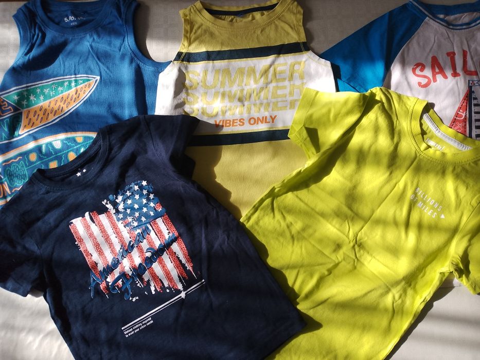 Koszulki chłopięce rozm 122/128