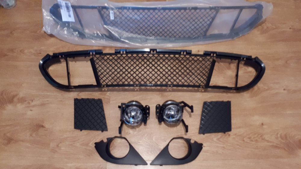 Решетка центральная в бампер БМВ Е39 E39 М5 BMW E39 M5 E60 Е60 М5 M5
