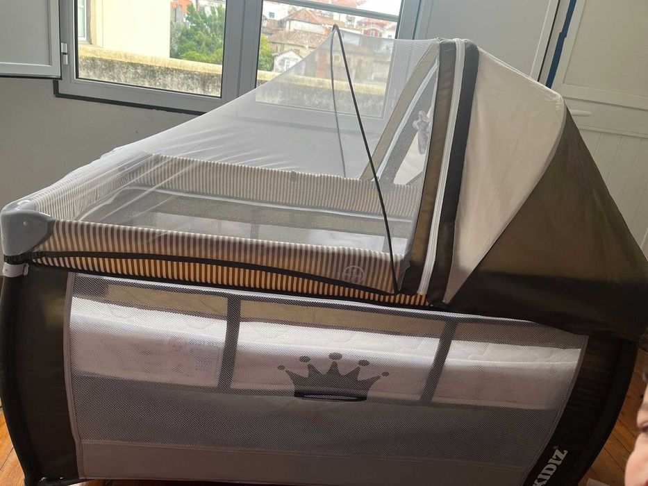 Berço completo  com colchão para criança