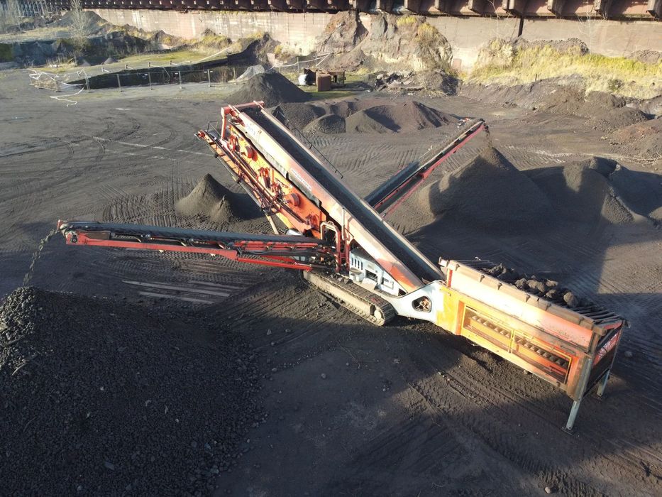 Sandvik Przesiewacz sortownik Sandvik QA450 2D  Przesiewacz do ziemi, węgla, kamienia, piasku, 3D