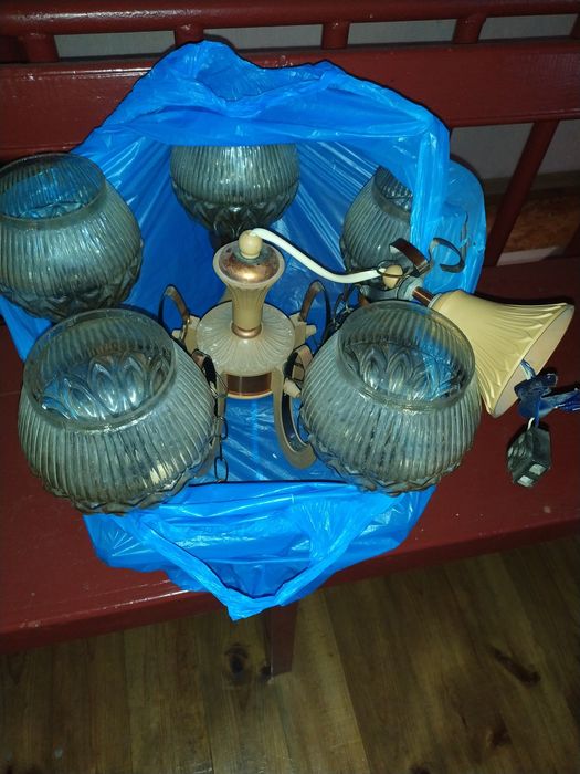 Продається люстра